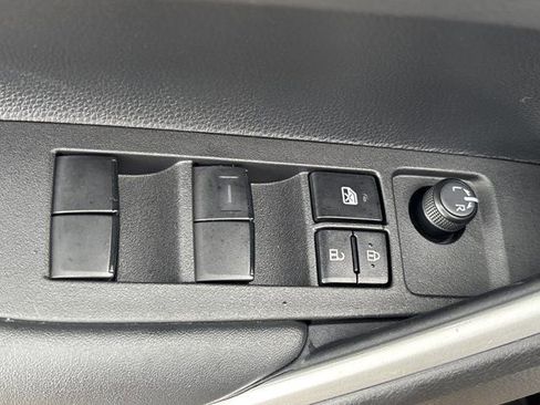 Used 2025 Toyota Corolla Cross AWD Hybrid image 19