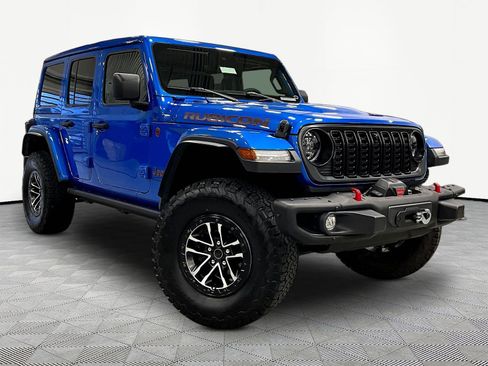 Used 2024 Jeep Wrangler Unlimited Rubicon AWD/4WD image 3