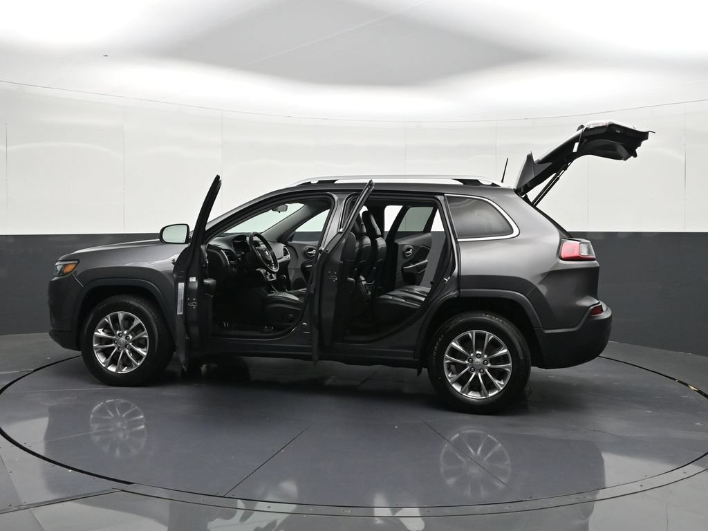 Used 2019 Jeep Cherokee Latitude Plus AWD/4WD image 34