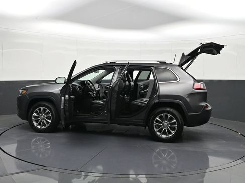 Used 2019 Jeep Cherokee Latitude Plus AWD/4WD image 34