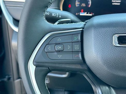 New 2025 Jeep Grand Cherokee Altitude image 26