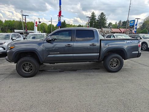 Used 2021 Toyota Tacoma TRD Off-Road w/ Technology Package AWD/4WD image 8