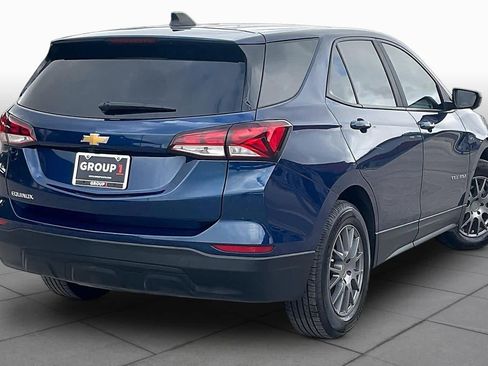 Used 2022 Chevrolet Equinox LS w/ LS Convenience Package FWD image 12