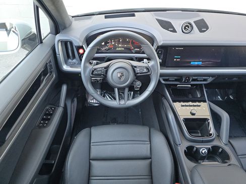 New 2026 Porsche Cayenne Turbo AWD/4WD image 17