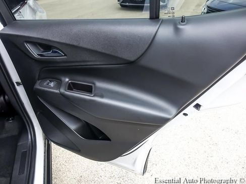 Used 2018 Chevrolet Equinox LT FWD image 24