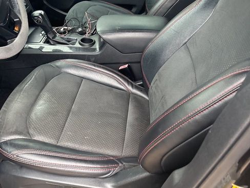 Used 2019 Ford Explorer XLT w/ Equipment Group 202A image 6