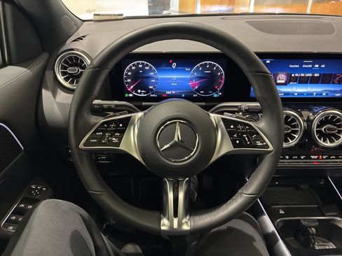 Used 2026 Mercedes-Benz GLA 250 4MATIC image 11