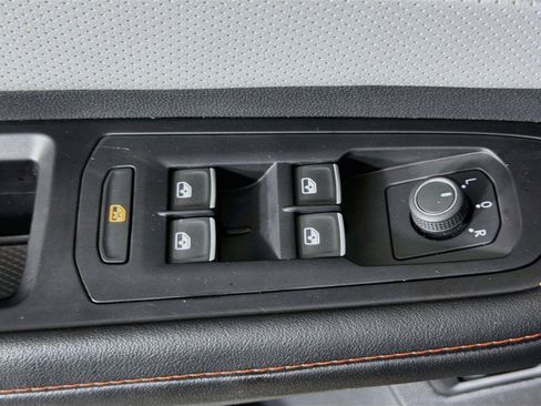 Used 2024 Volkswagen Atlas Peak Edition SE AWD/4WD image 16