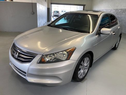 Used 2011 Honda Accord EX-L image 3