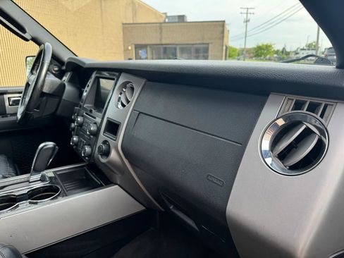 Used 2016 Ford Expedition Limited w/ Equipment Group 301A AWD/4WD image 27