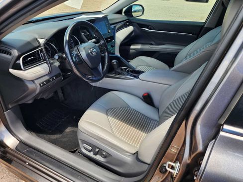 Used 2021 Toyota Camry SE FWD image 14