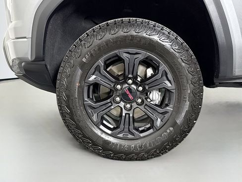 Used 2025 GMC Canyon Elevation w/ Convenience Package RWD image 29