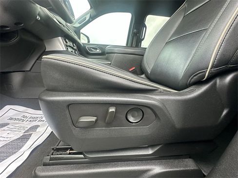 Used 2024 Chevrolet Suburban Premier image 14