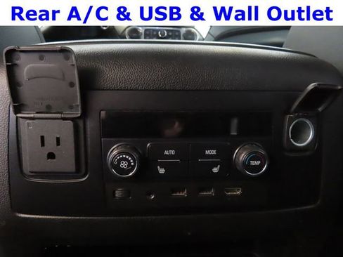 Used 2020 Chevrolet Suburban LT AWD/4WD image 36
