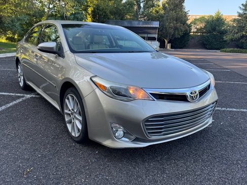 Used 2013 Toyota Avalon XLE Touring FWD image 6