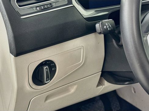 Certified 2024 Volkswagen Tiguan SE AWD/4WD image 13