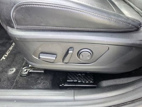 Used 2022 Hyundai Tucson SEL w/ Convenience + Premium Package AWD/4WD image 16