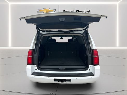 Used 2018 Chevrolet Suburban LS AWD/4WD image 16