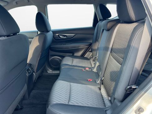 Used 2018 Nissan Rogue S FWD image 16