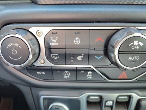 Used 2022 Jeep Wrangler Unlimited Sport AWD/4WD image 23