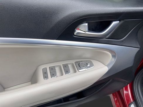 Used 2023 Genesis G70 2.0T AWD/4WD image 33