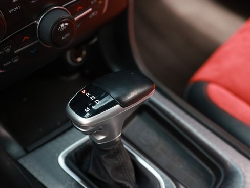 Used 2018 Dodge Charger R/T Scat Pack RWD image 43