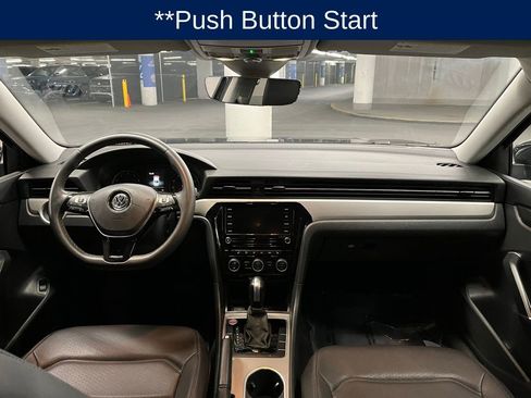 Used 2021 Volkswagen Passat 2.0T SE FWD image 7