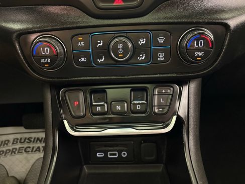 Used 2018 GMC Terrain Denali w/ Advanced Safety Package FWD image 30