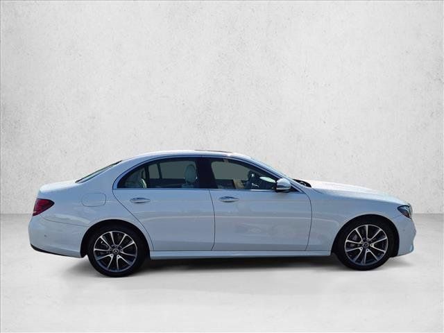 Used 2018 Mercedes-Benz E 400 4MATIC Sedan image 5