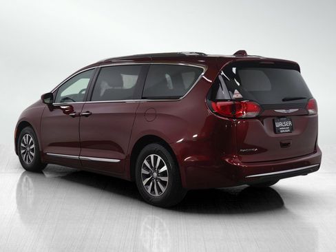 Used 2020 Chrysler Pacifica Touring-L Plus image 3