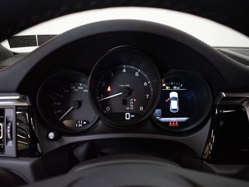 New 2026 Porsche Macan image 26