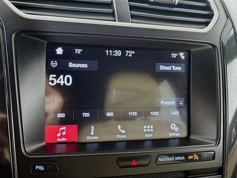Used 2017 Ford Explorer XLT w/ Equipment Group 202A AWD/4WD image 14
