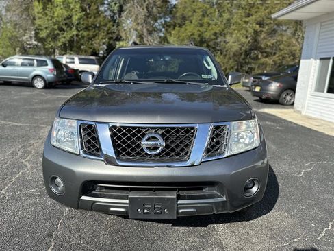 Used 2008 Nissan Pathfinder SE image 3