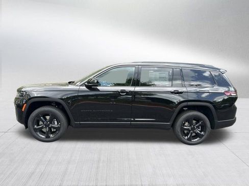 New 2026 Jeep Grand Cherokee L Limited RWD image 8