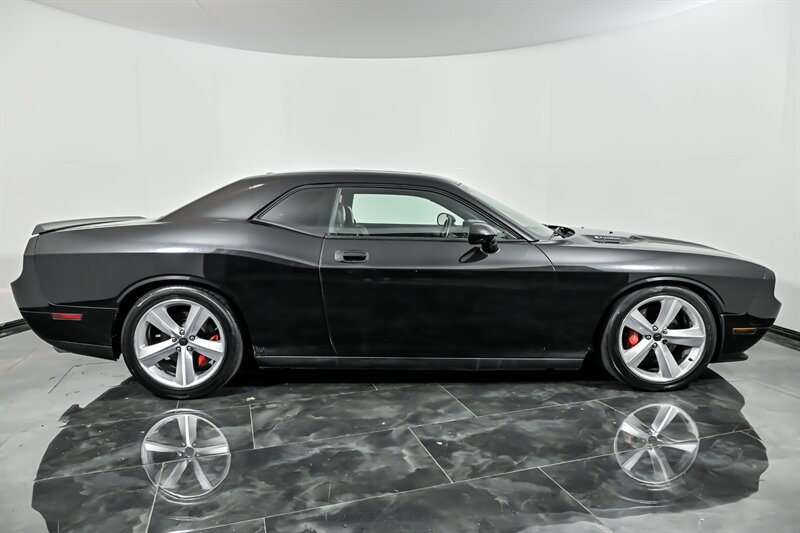 Used 2010 Dodge Challenger SRT8 RWD image 10