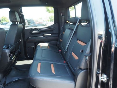 Used 2024 GMC Sierra 1500 AT4 w/ Technology Package AWD/4WD image 16