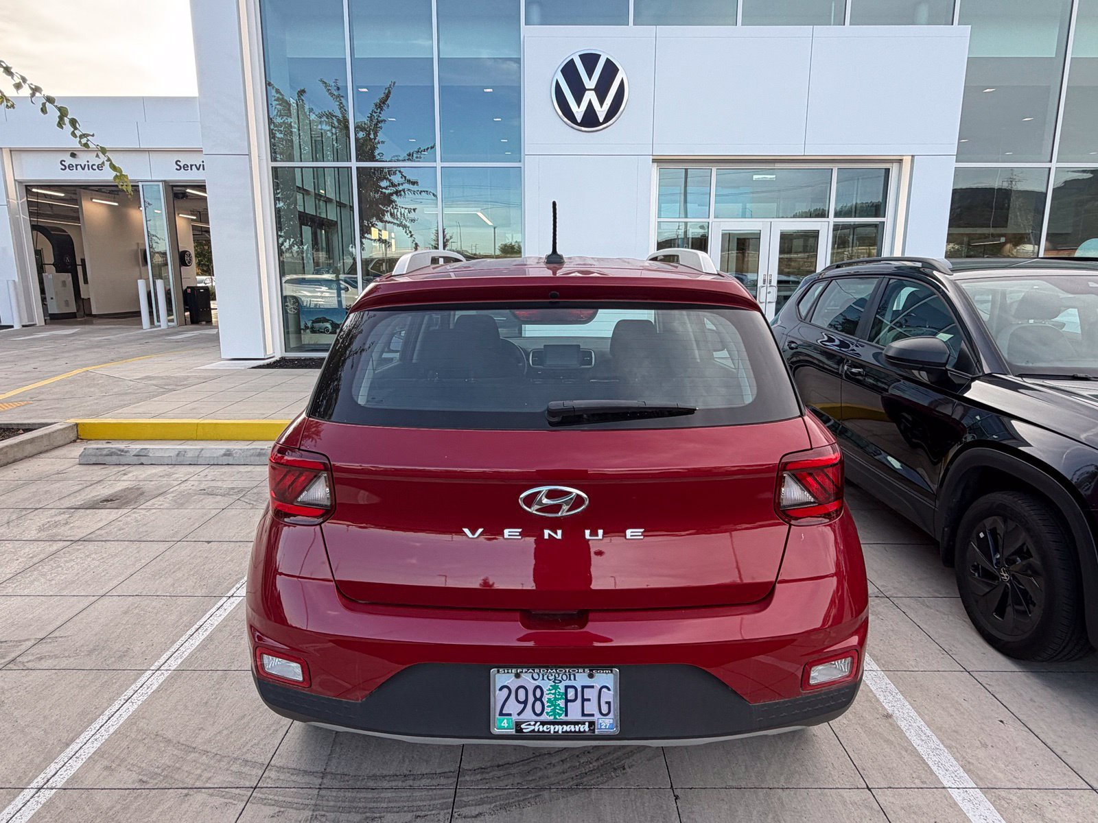 Used 2023 Hyundai Venue SEL FWD image 4