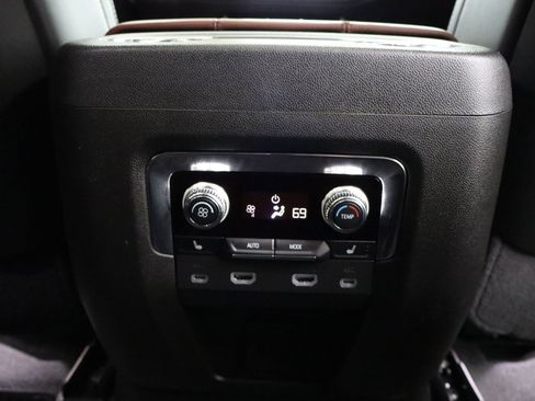 Used 2023 GMC Yukon Denali Ultimate AWD/4WD image 32
