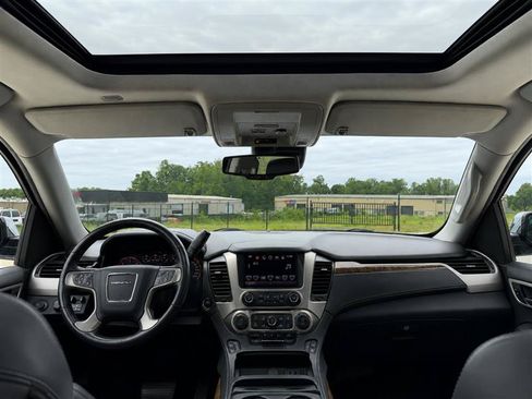 Used 2016 GMC Yukon XL Denali w/ Open Road Package AWD/4WD image 27