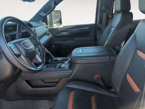 Used 2025 GMC Sierra 2500 AT4 w/ AT4 Premium Plus Package image 9