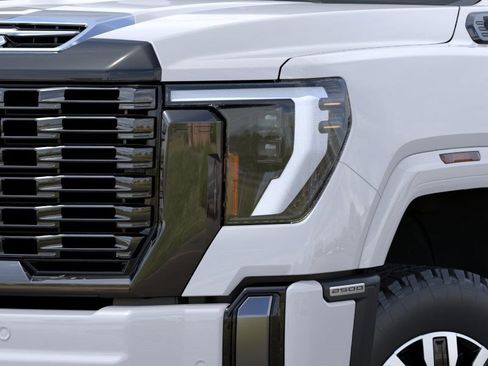 New 2025 GMC Sierra 2500 Denali Ultimate image 11
