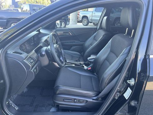 Used 2016 Honda Accord Sport image 18