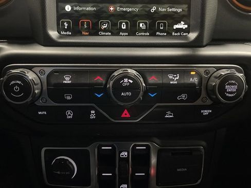 Used 2021 Jeep Gladiator Mojave AWD/4WD image 19
