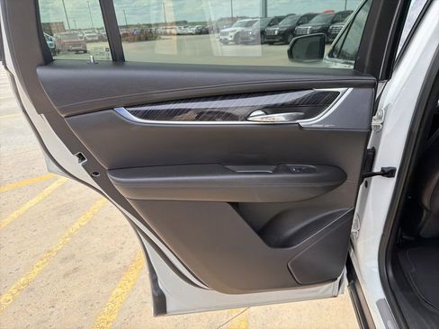 Used 2023 Cadillac XT6 Premium Luxury AWD/4WD image 20