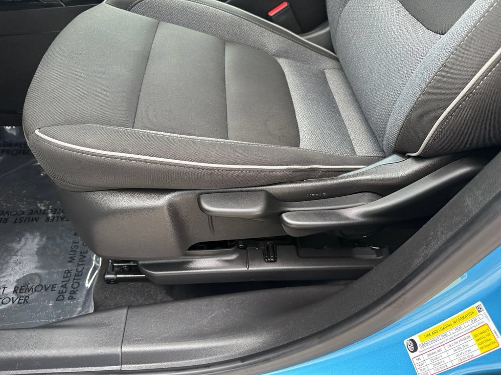 Used 2025 Chevrolet TrailBlazer LT FWD image 16