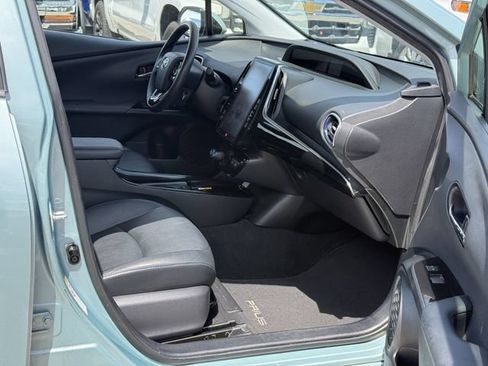 Used 2019 Toyota Prius Limited FWD image 18