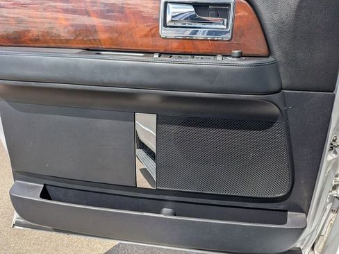 Used 2017 Lincoln Navigator Select AWD/4WD image 15