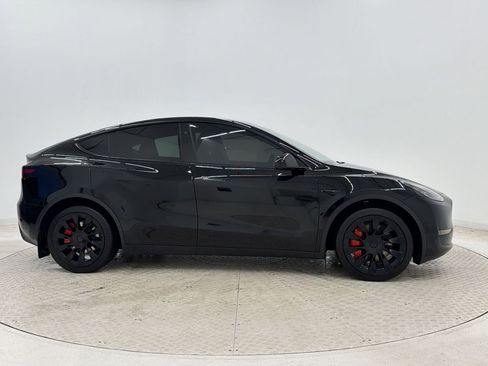 Used 2024 Tesla Model Y Long Range AWD/4WD image 8