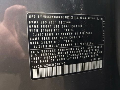 Used 2019 Volkswagen Tiguan SE w/ Panoramic Sunroof Package image 28