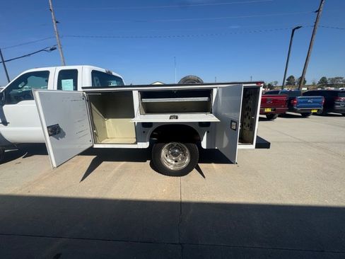 Used 2011 Ford F550 4x4 SuperCab Super Duty w/ PWR Equipment Group image 13